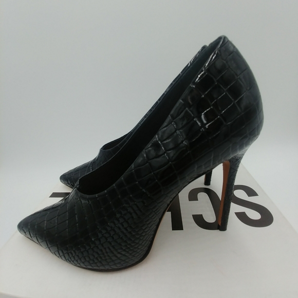 Women's Schutz Gleide Black Croc-Embossed Patent Leather Pump  size 9 M - Picture 2 of 10